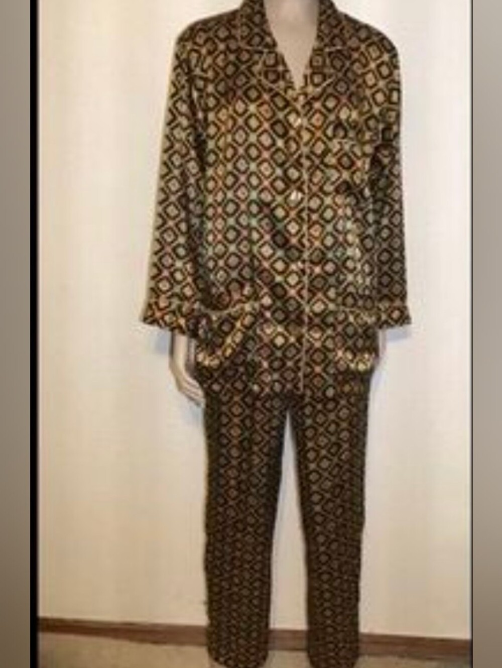Victoria's Secret Gold Geometric Patterned Oversized Satin Pajama Size MEDIUM